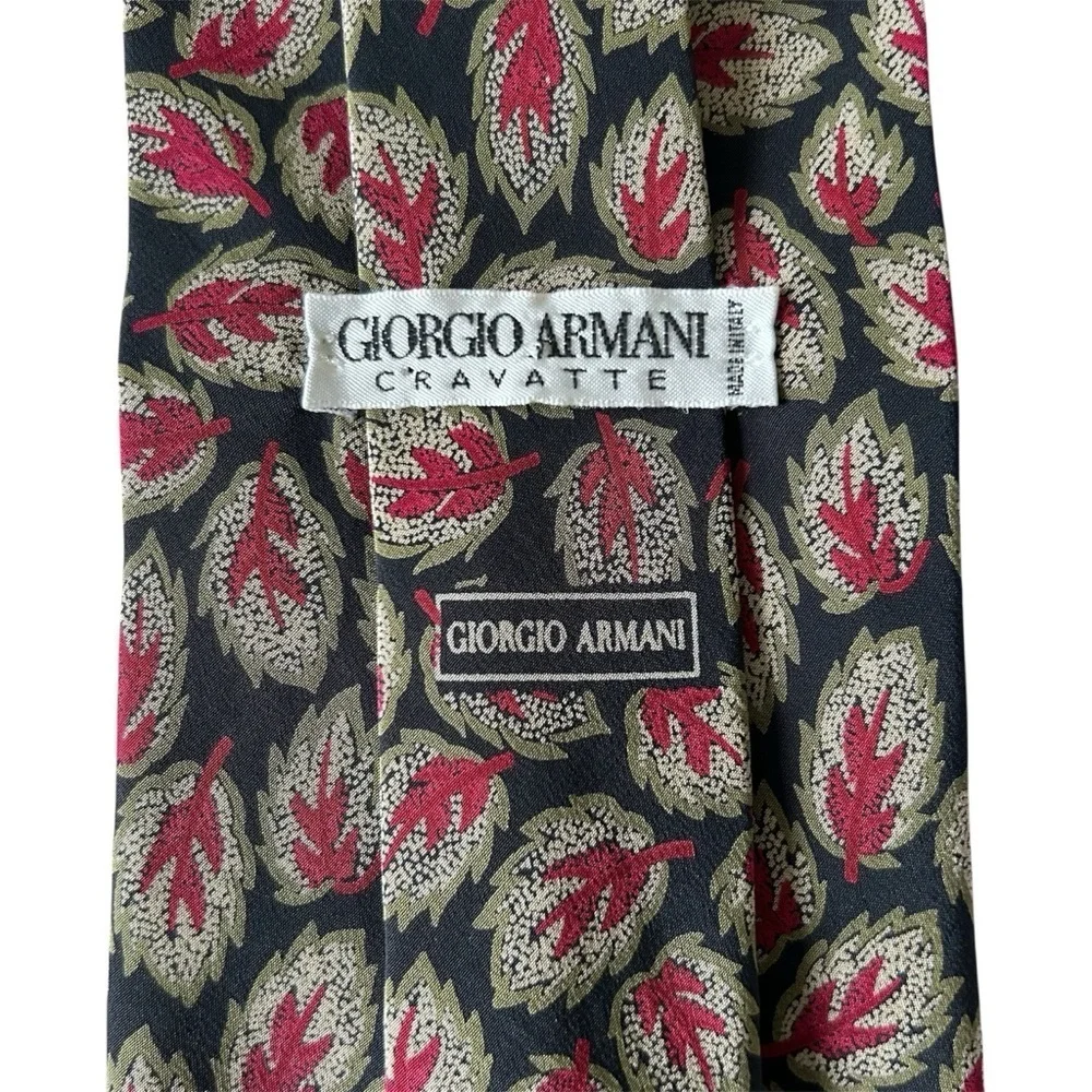 Giorgio Armani Maroon and Black Silk Tie with Leaf Pattern